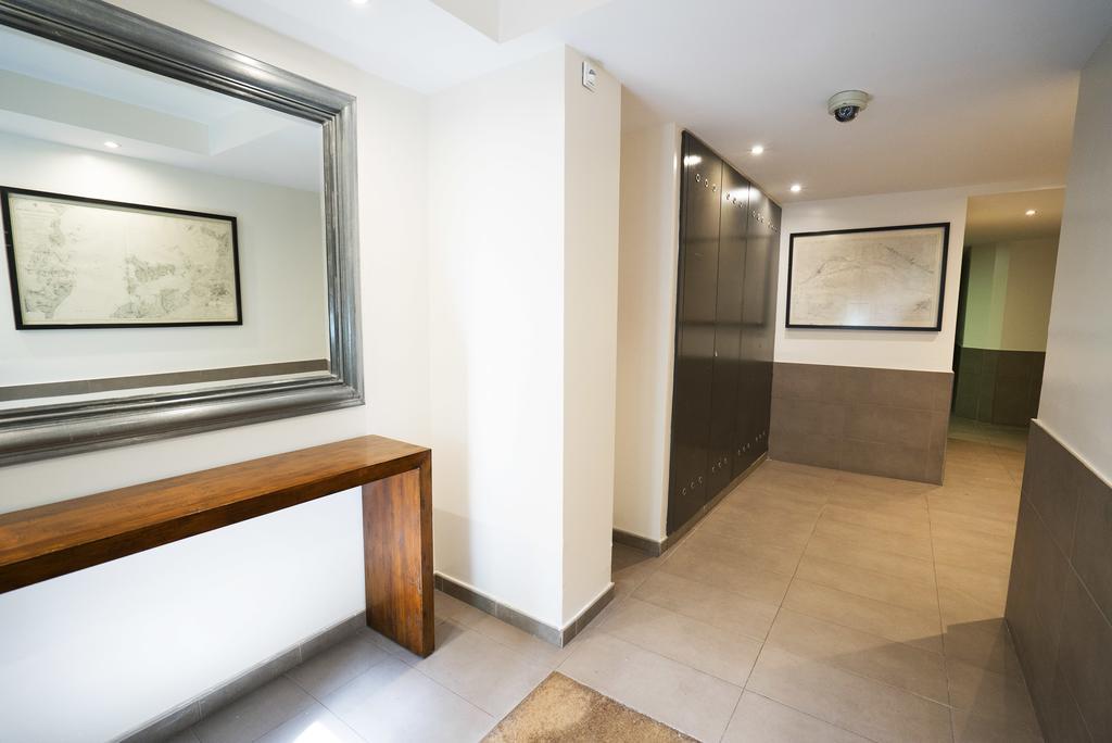 Serennia Cest Apartamentos Arc De Triomf Barcelone Extérieur photo