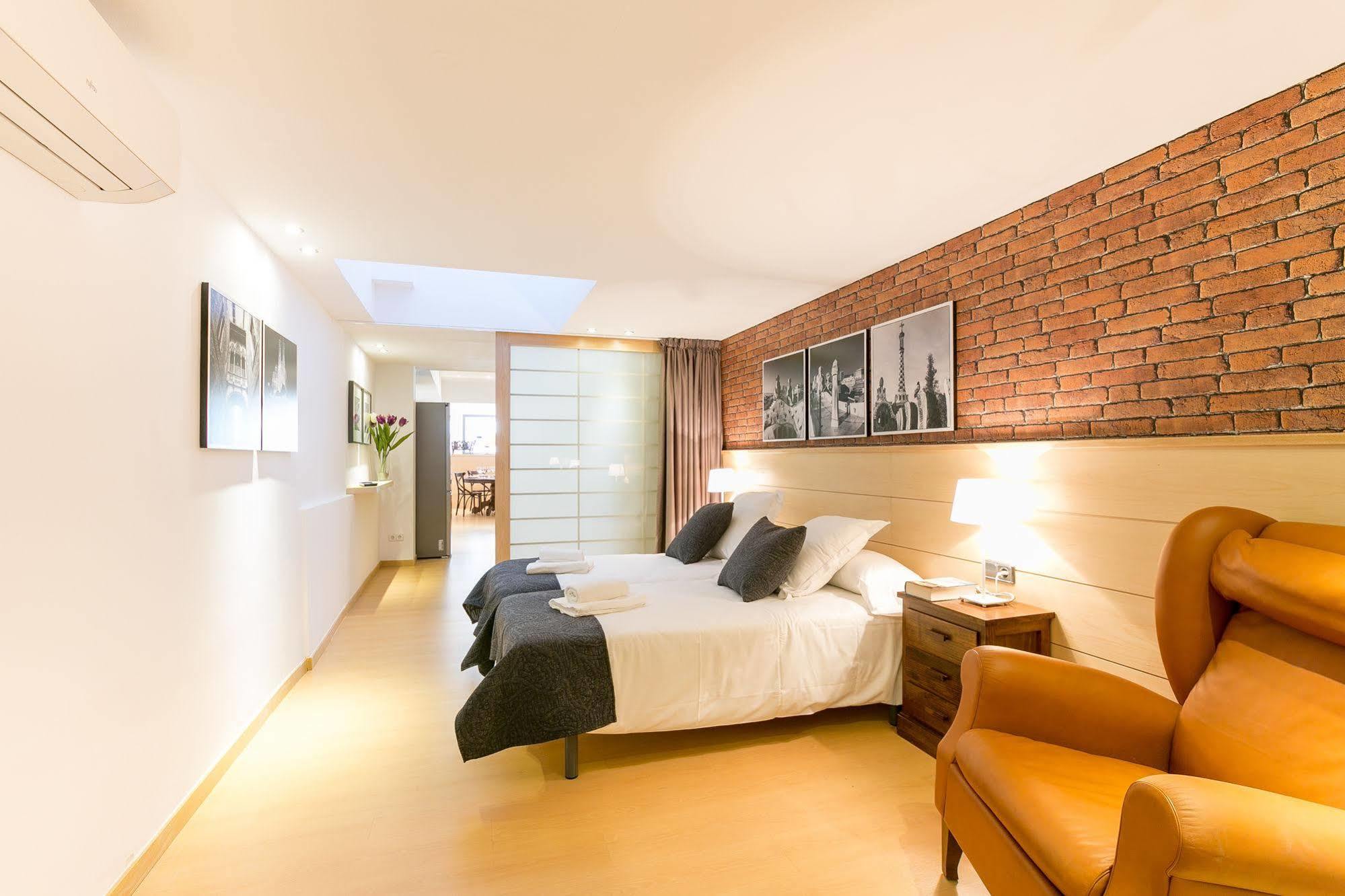 Serennia Cest Apartamentos Arc De Triomf Barcelone Extérieur photo
